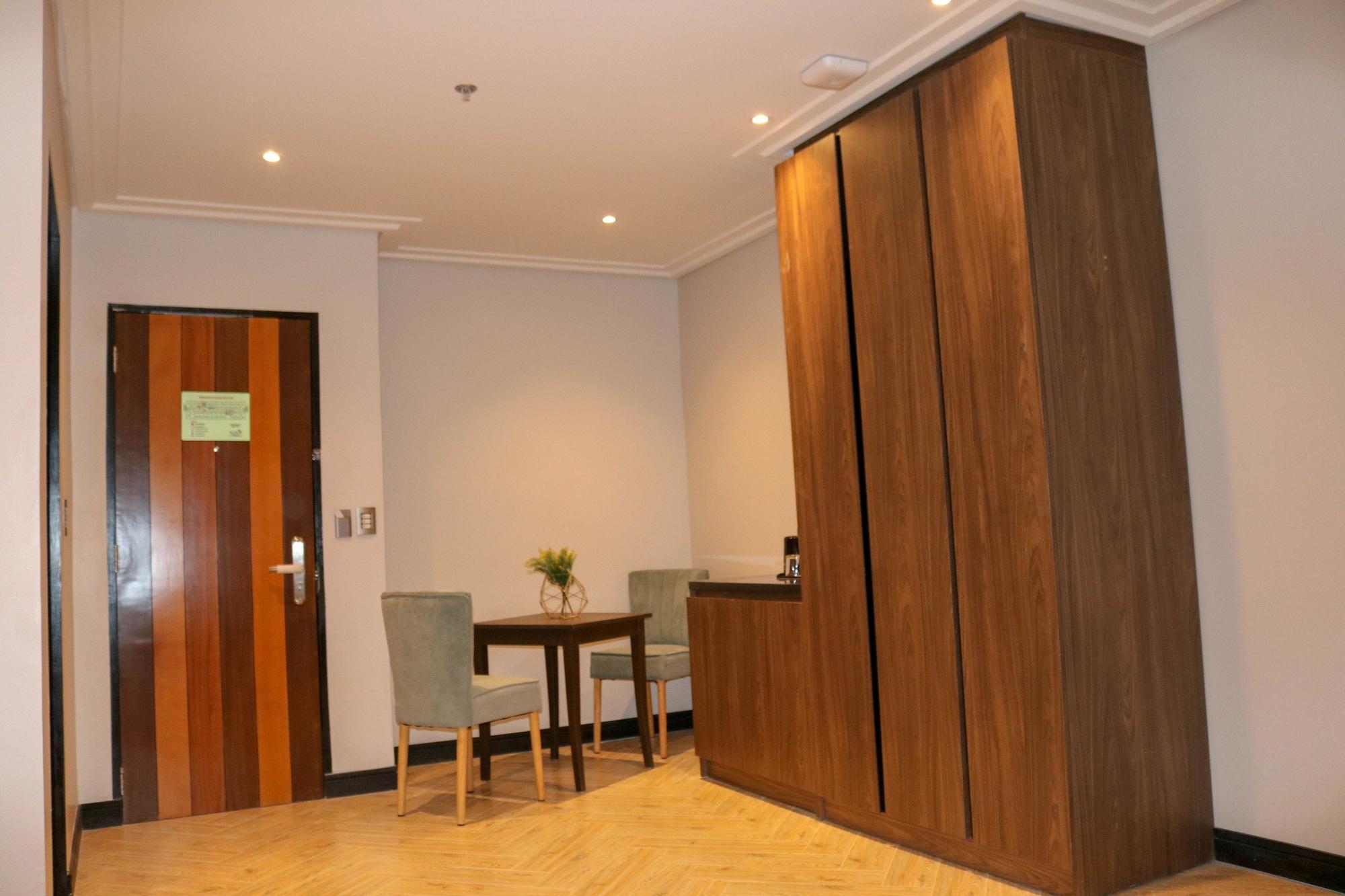 Acacia Hotel Баколод Экстерьер фото