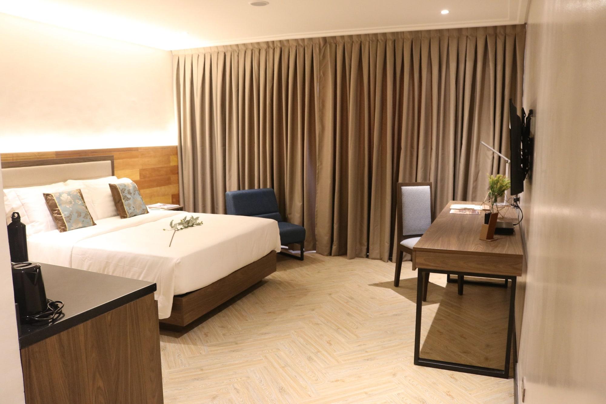 Acacia Hotel Баколод Экстерьер фото