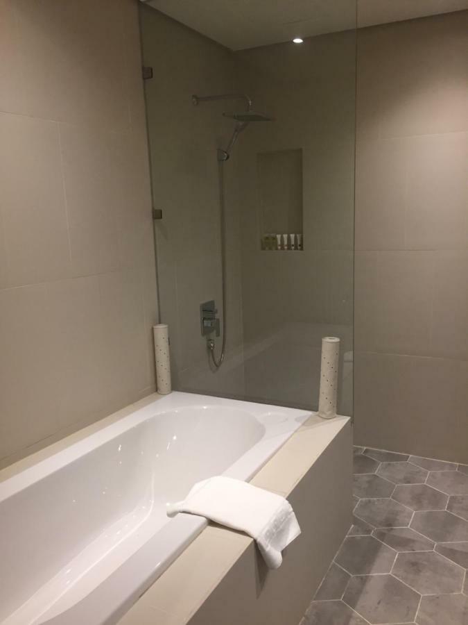 Acacia Hotel Баколод Экстерьер фото