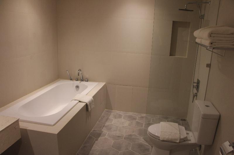 Acacia Hotel Баколод Экстерьер фото
